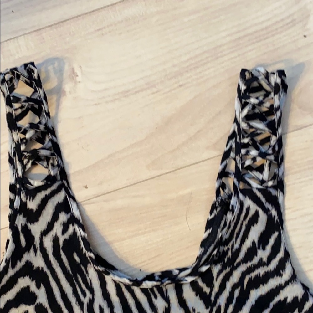 H&M Top - Picture 2 of 10